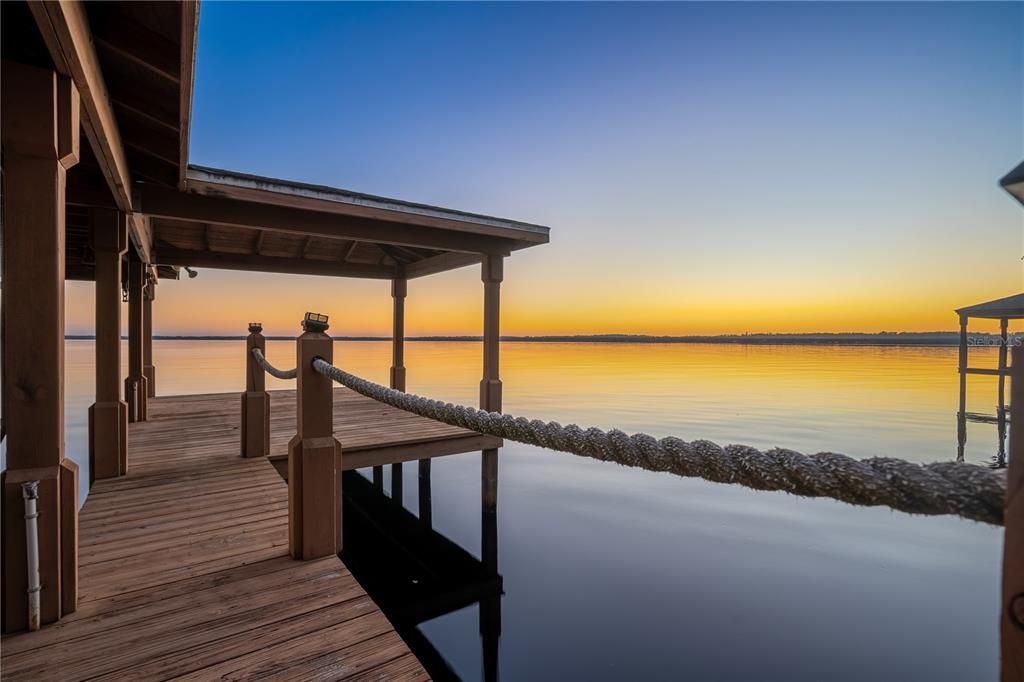 Activo con contrato: $1,395,000 (4 camas, 2 baños, 3442 Pies cuadrados)