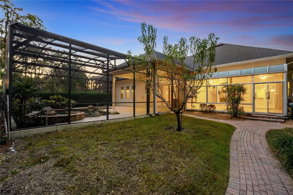 Activo con contrato: $1,395,000 (4 camas, 2 baños, 3442 Pies cuadrados)