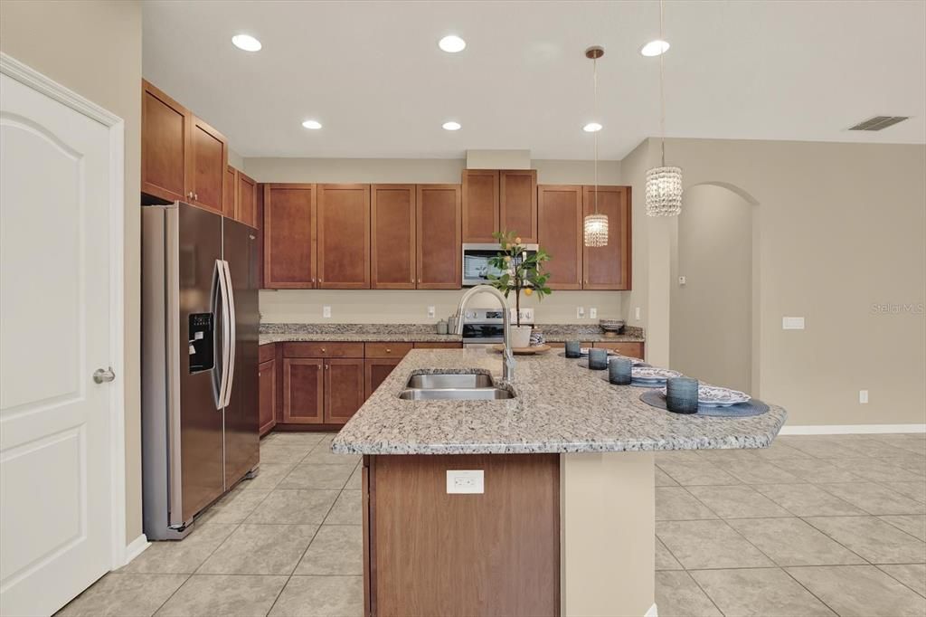 Active With Contract: $388,999 (3 beds, 2 baths, 2094 Square Feet)