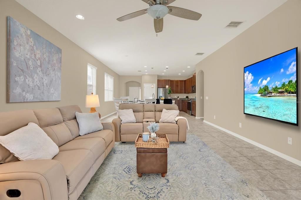 Active With Contract: $388,999 (3 beds, 2 baths, 2094 Square Feet)