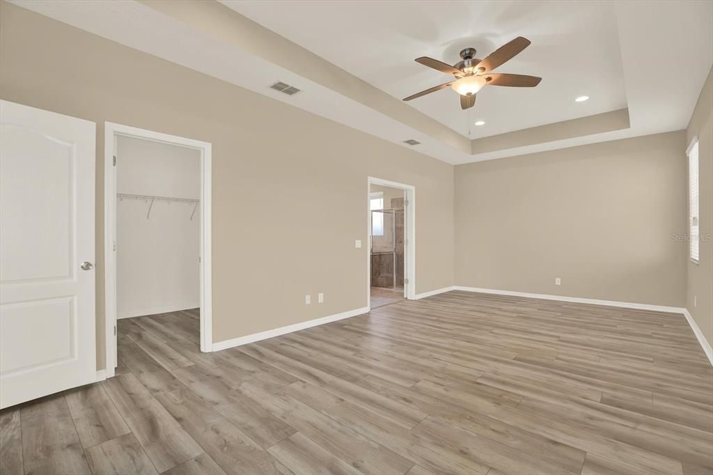 Active With Contract: $388,999 (3 beds, 2 baths, 2094 Square Feet)