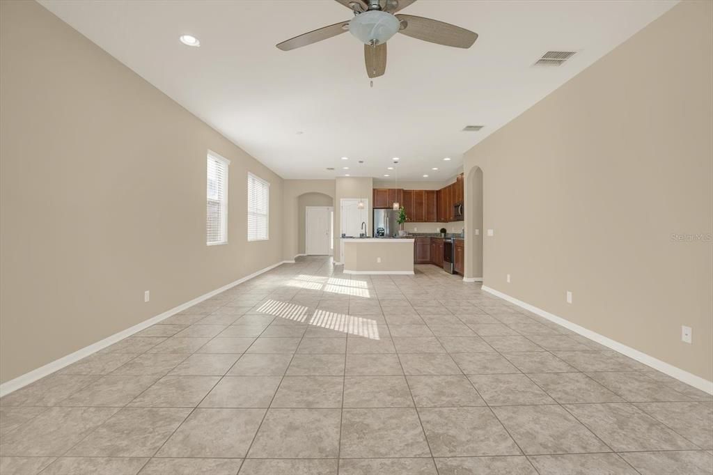 Active With Contract: $388,999 (3 beds, 2 baths, 2094 Square Feet)