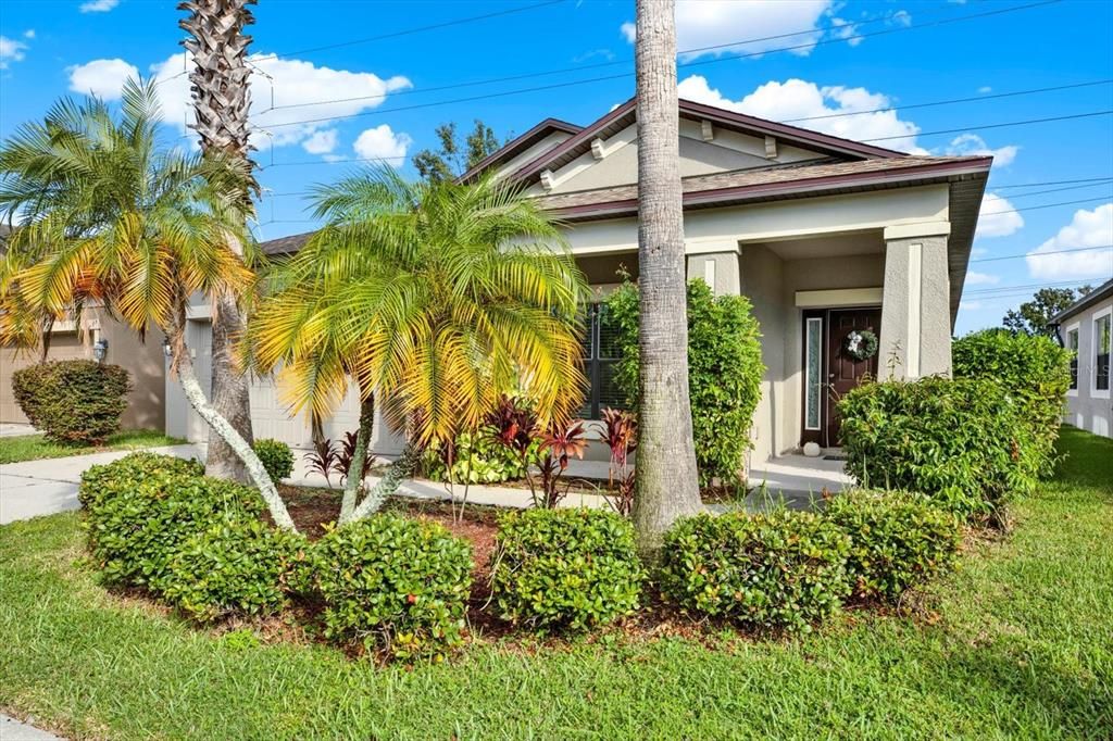 Active With Contract: $388,999 (3 beds, 2 baths, 2094 Square Feet)