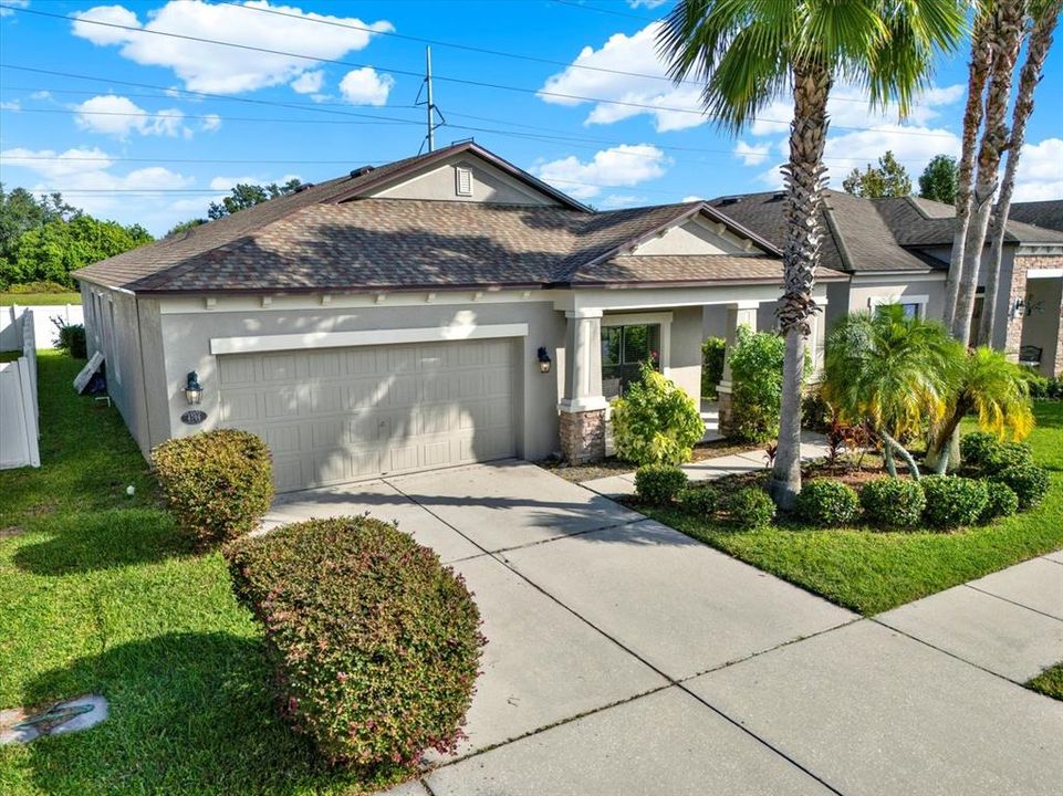 Active With Contract: $388,999 (3 beds, 2 baths, 2094 Square Feet)