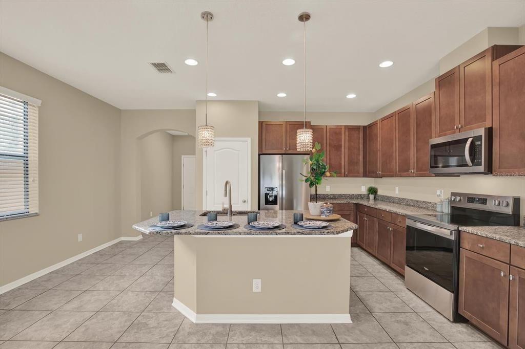 Active With Contract: $388,999 (3 beds, 2 baths, 2094 Square Feet)