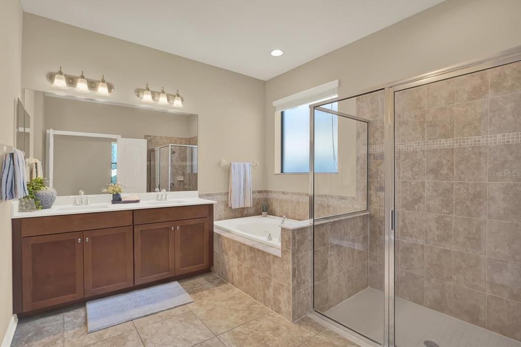 Active With Contract: $388,999 (3 beds, 2 baths, 2094 Square Feet)