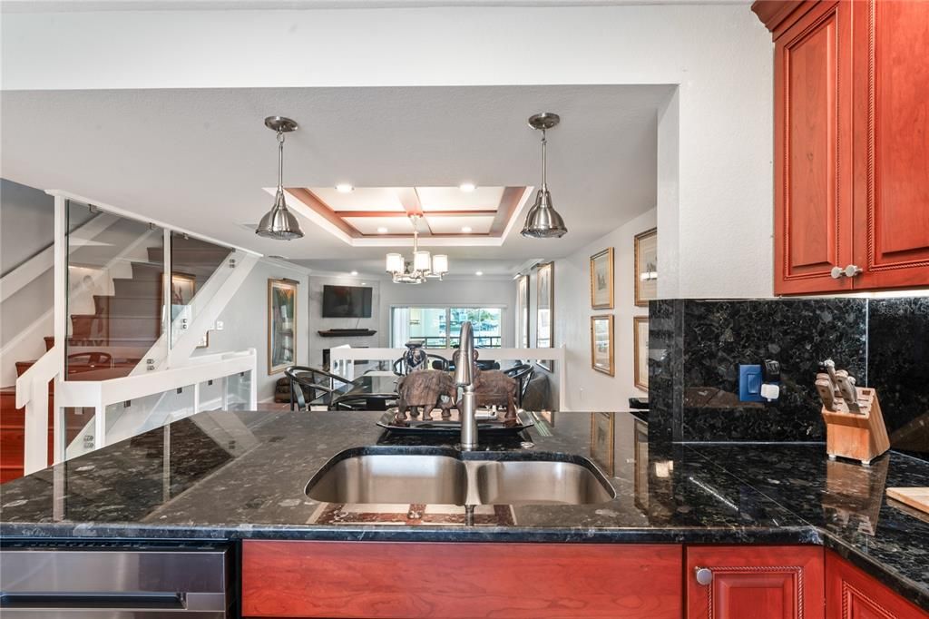 For Sale: $625,000 (3 beds, 3 baths, 1500 Square Feet)