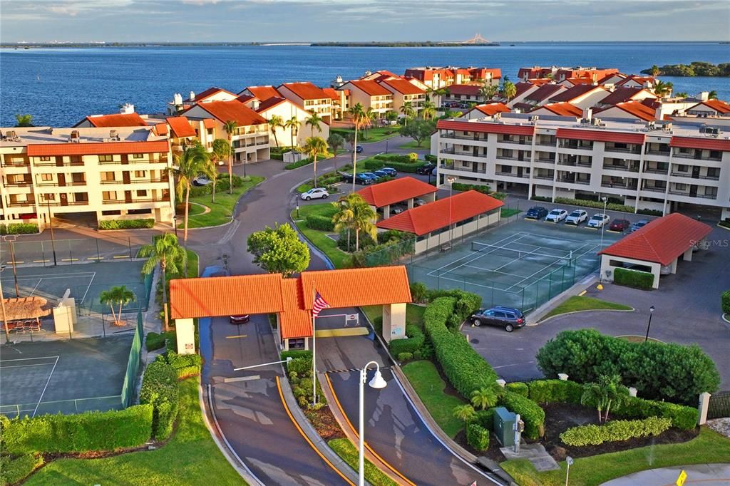 For Sale: $625,000 (3 beds, 3 baths, 1500 Square Feet)