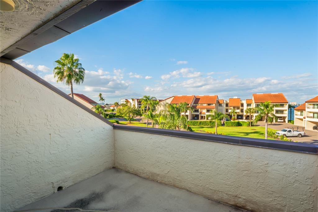 For Sale: $625,000 (3 beds, 3 baths, 1500 Square Feet)