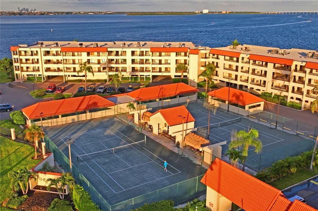 For Sale: $625,000 (3 beds, 3 baths, 1500 Square Feet)