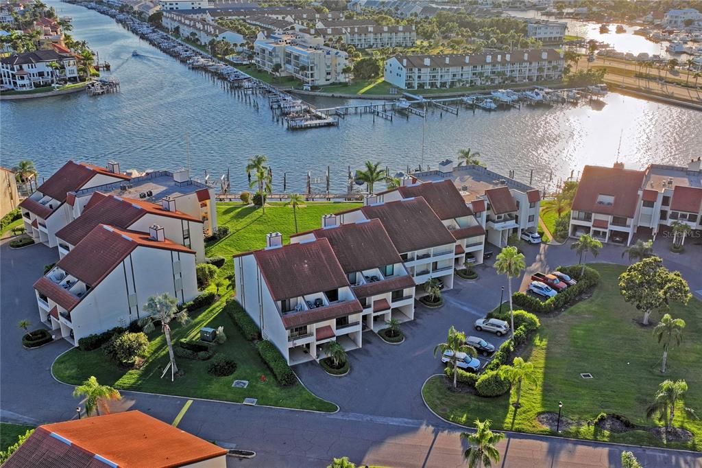 For Sale: $625,000 (3 beds, 3 baths, 1500 Square Feet)