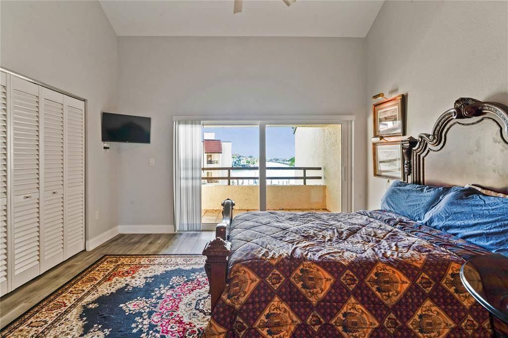 For Sale: $625,000 (3 beds, 3 baths, 1500 Square Feet)