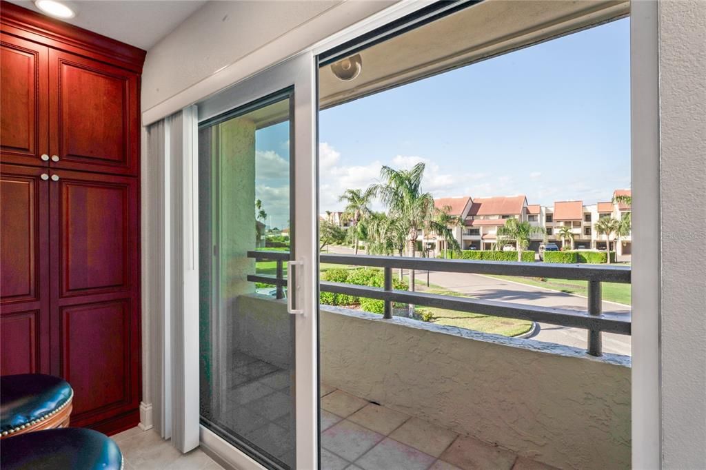 For Sale: $625,000 (3 beds, 3 baths, 1500 Square Feet)