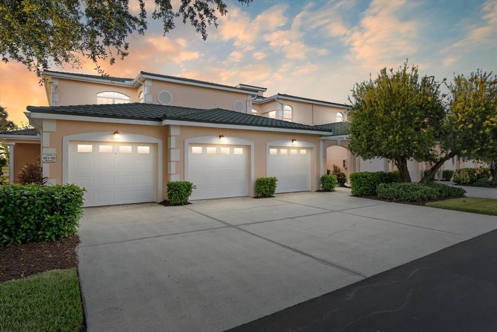 Recently Sold: $288,000 (2 beds, 2 baths, 1280 Square Feet)