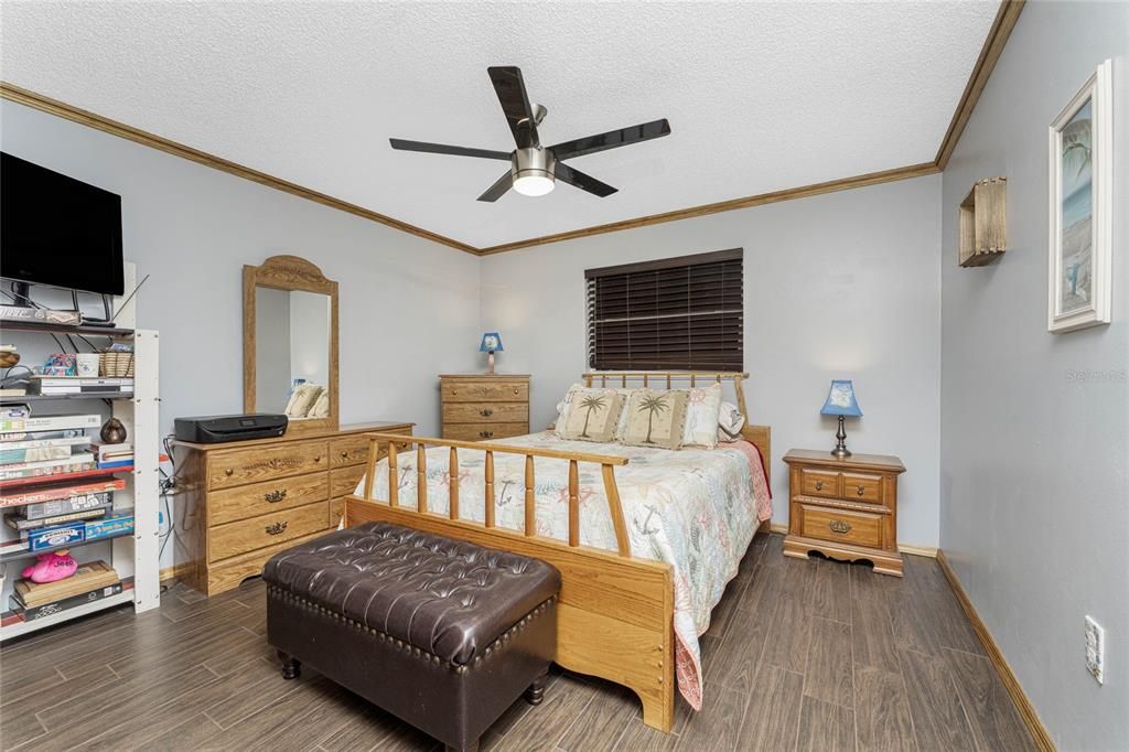 For Sale: $420,000 (3 beds, 2 baths, 1857 Square Feet)