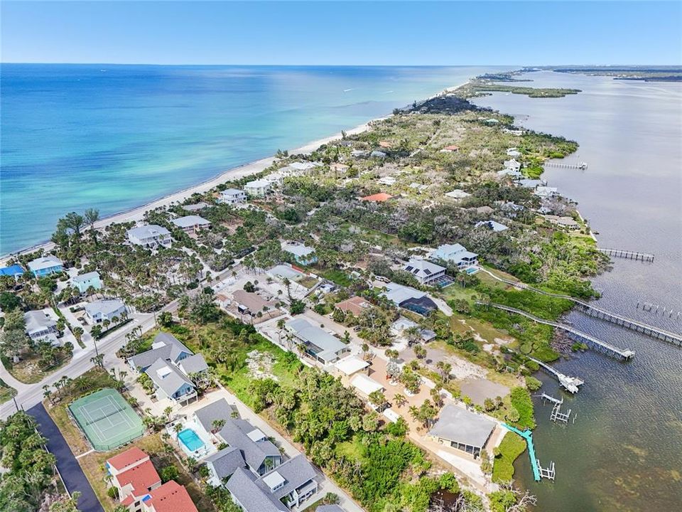 For Sale: $774,900 (3 beds, 2 baths, 2025 Square Feet)