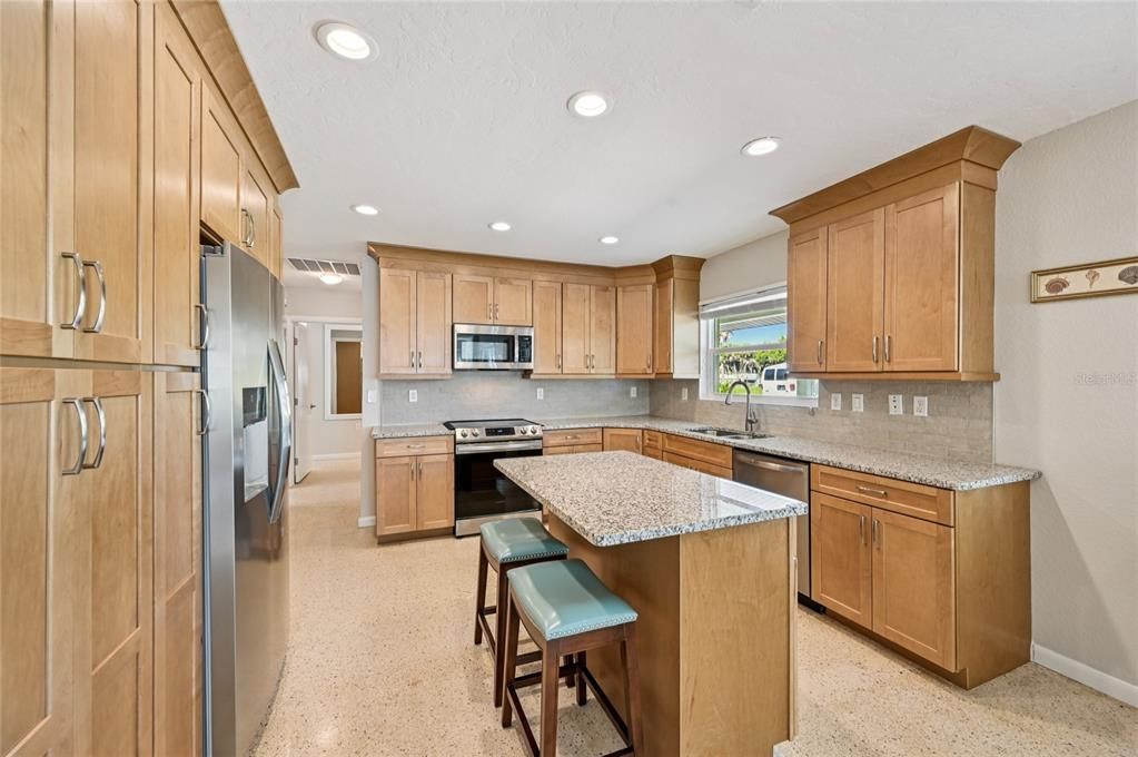 For Sale: $774,900 (3 beds, 2 baths, 2025 Square Feet)