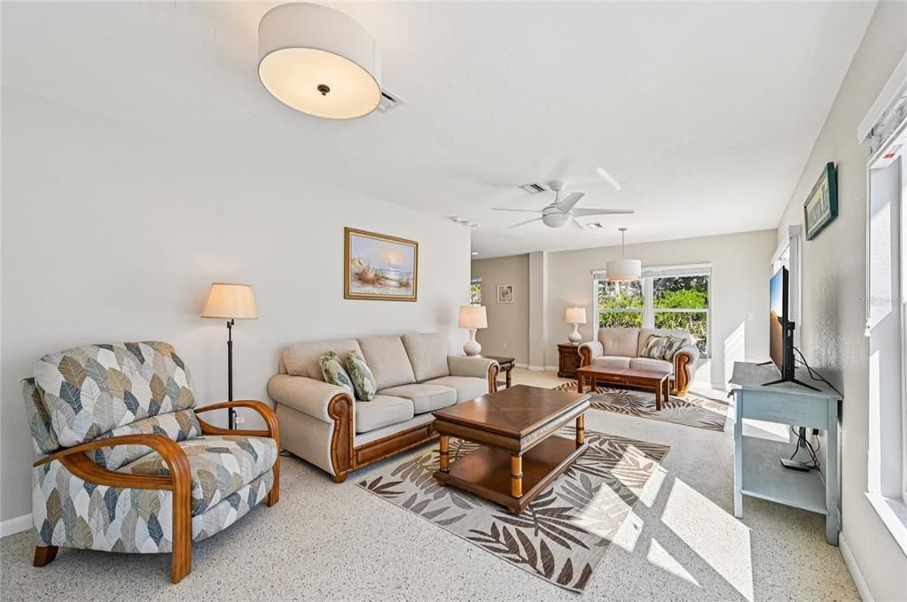 For Sale: $774,900 (3 beds, 2 baths, 2025 Square Feet)