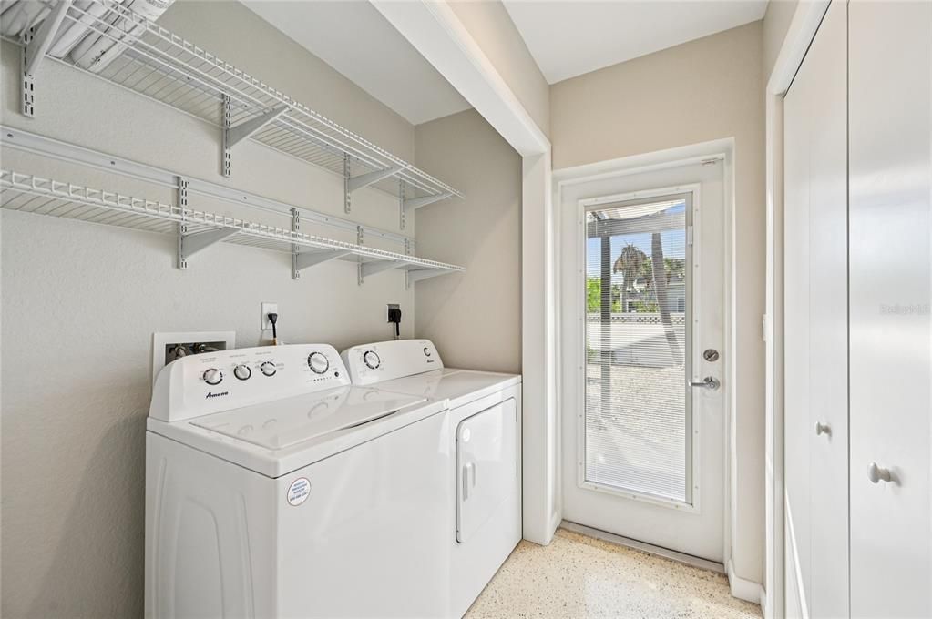 For Sale: $774,900 (3 beds, 2 baths, 2025 Square Feet)