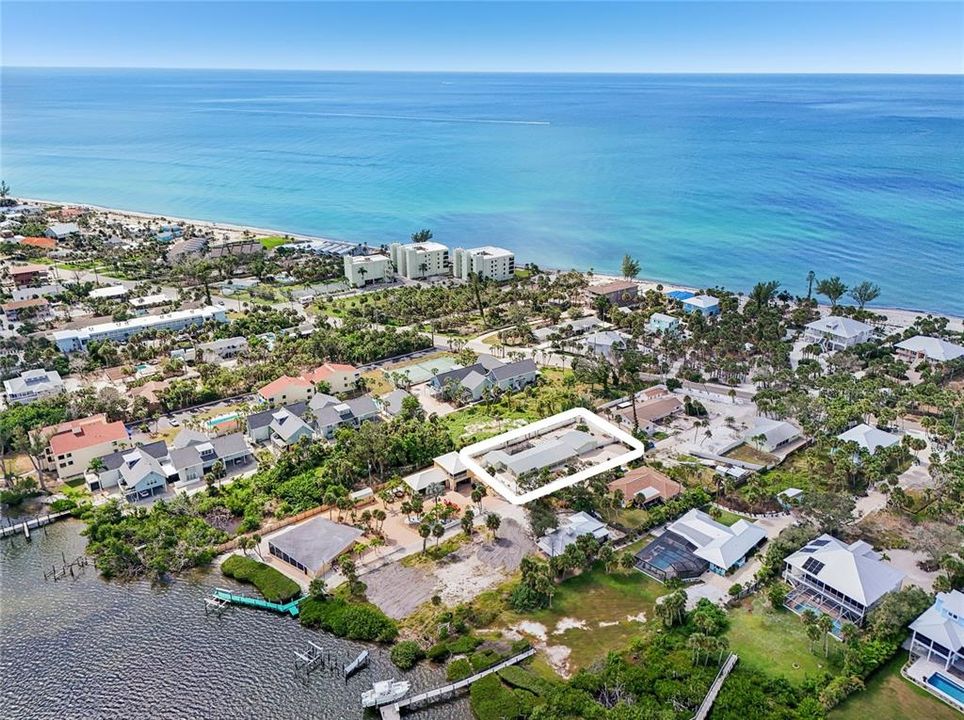 For Sale: $774,900 (3 beds, 2 baths, 2025 Square Feet)