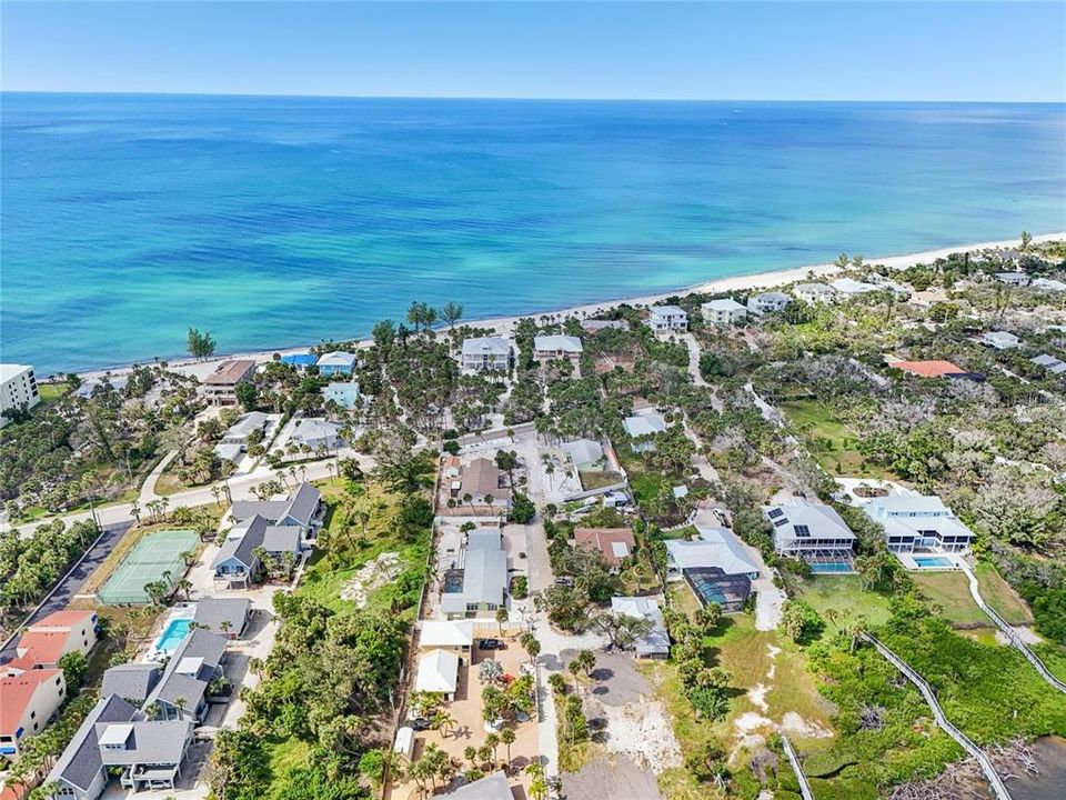 For Sale: $774,900 (3 beds, 2 baths, 2025 Square Feet)