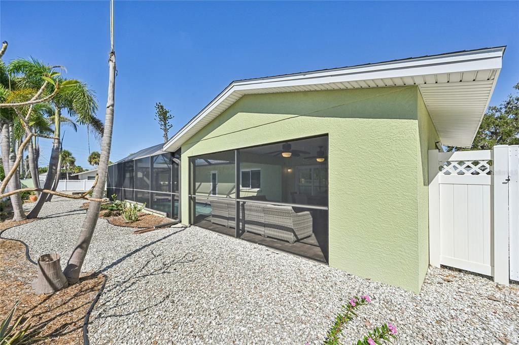 For Sale: $774,900 (3 beds, 2 baths, 2025 Square Feet)