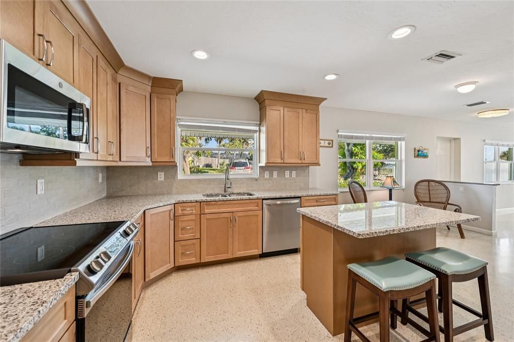 For Sale: $774,900 (3 beds, 2 baths, 2025 Square Feet)