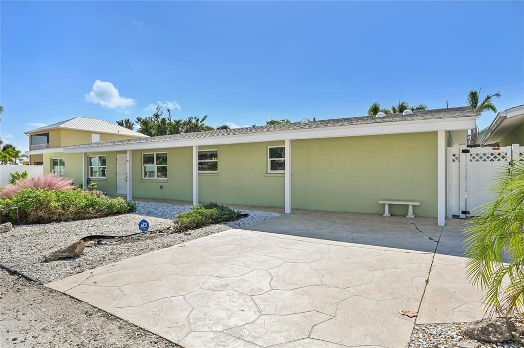 For Sale: $774,900 (3 beds, 2 baths, 2025 Square Feet)