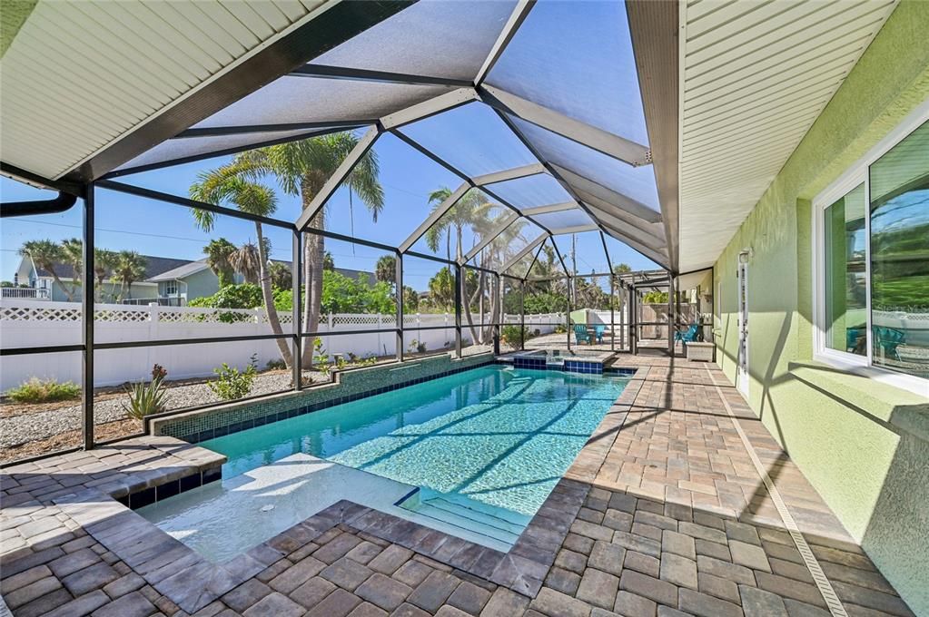 For Sale: $774,900 (3 beds, 2 baths, 2025 Square Feet)