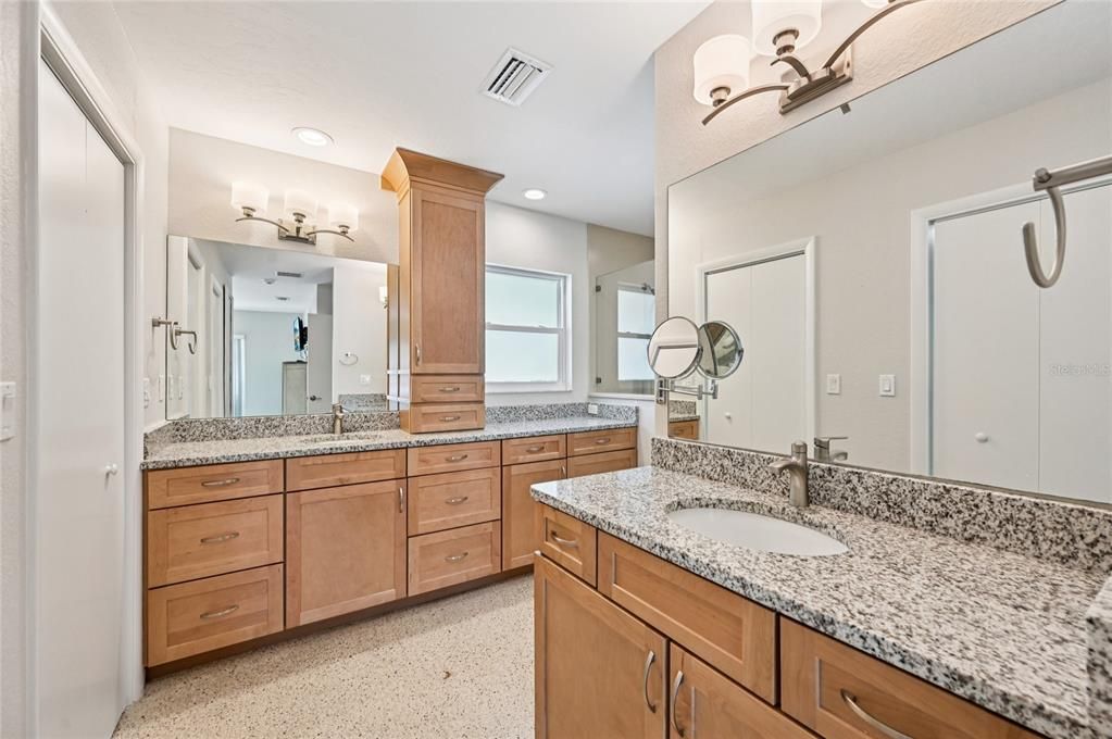 For Sale: $774,900 (3 beds, 2 baths, 2025 Square Feet)