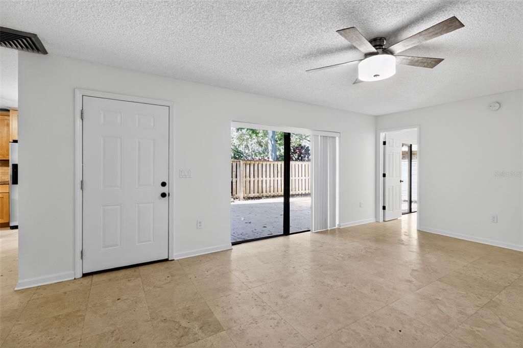 待售: $300,000 (3 贝兹, 2 浴室, 1572 平方英尺)