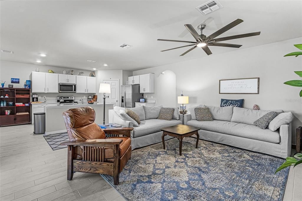 En Venta: $499,000 (4 camas, 3 baños, 2096 Pies cuadrados)