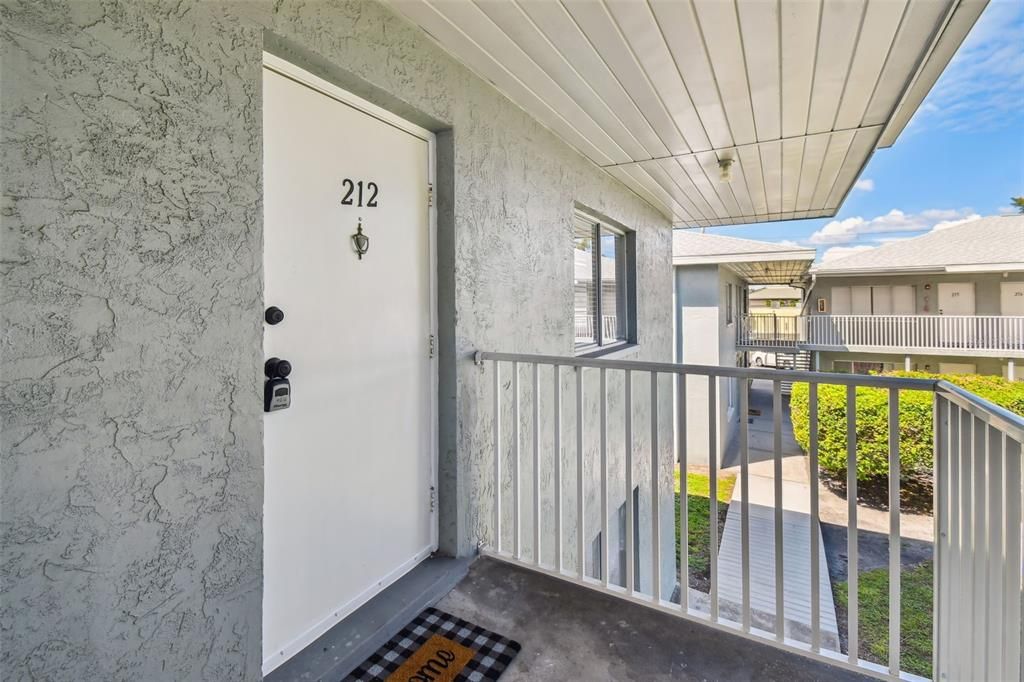 For Rent: $1,600 (2 beds, 1 baths, 765 Square Feet)