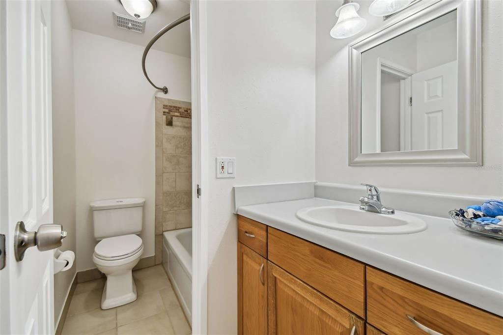 For Rent: $1,600 (2 beds, 1 baths, 765 Square Feet)