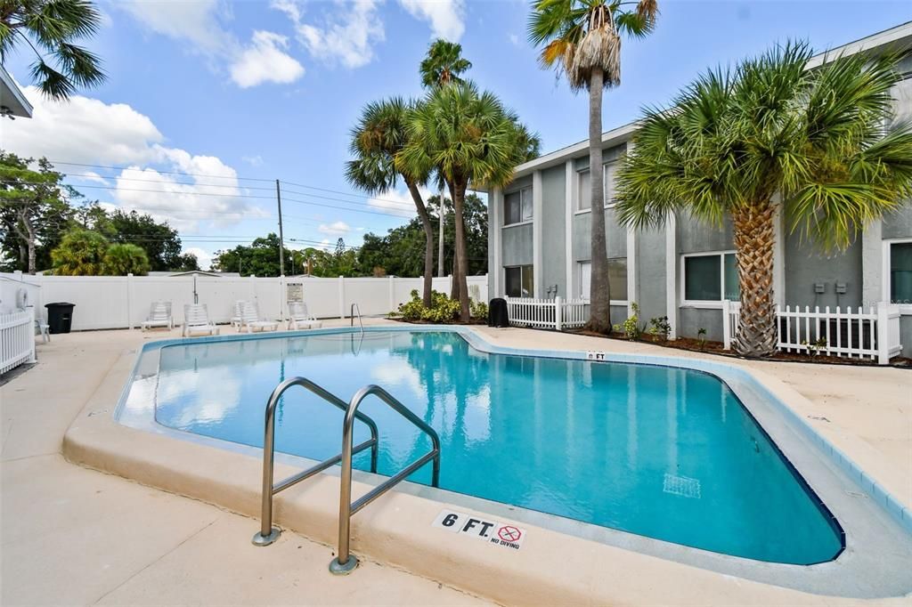 For Rent: $1,600 (2 beds, 1 baths, 765 Square Feet)