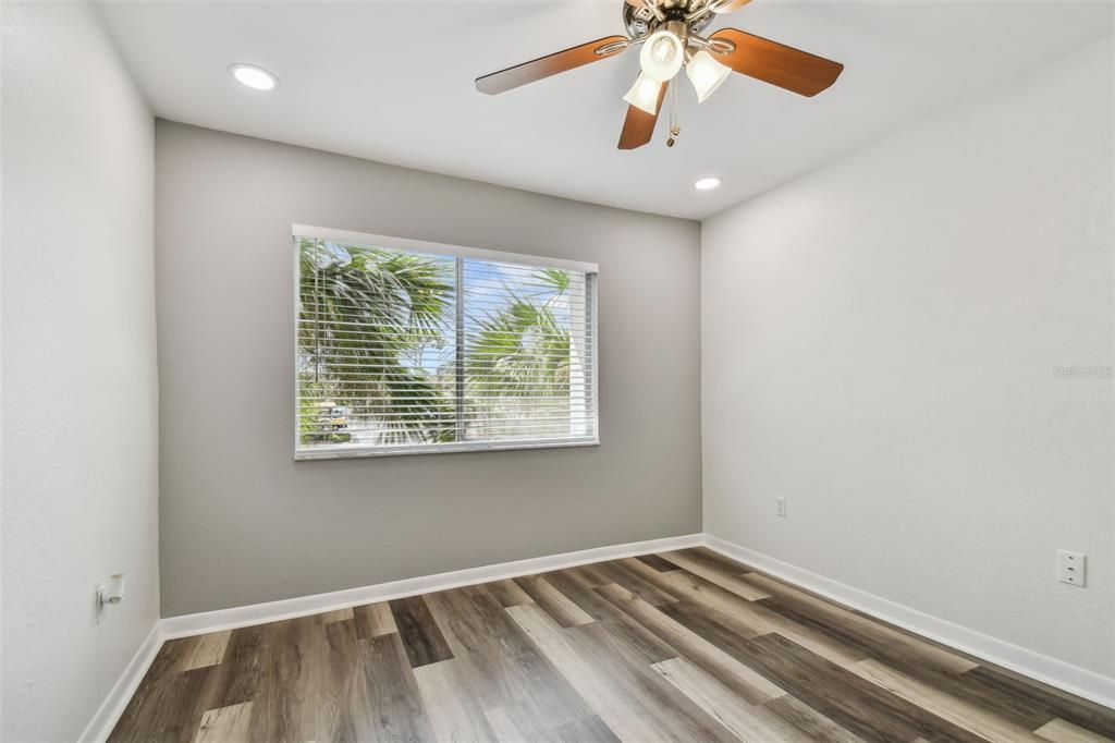 For Rent: $1,600 (2 beds, 1 baths, 765 Square Feet)