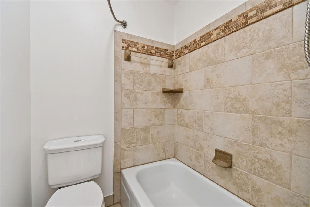 For Rent: $1,600 (2 beds, 1 baths, 765 Square Feet)