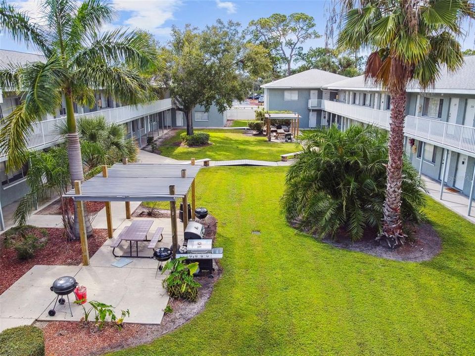 For Rent: $1,600 (2 beds, 1 baths, 765 Square Feet)