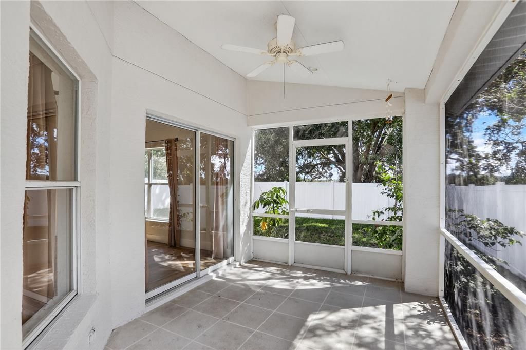 Под контрактом: $378,000 (3 спален, 2 ванн, 1696 Квадратных фут)