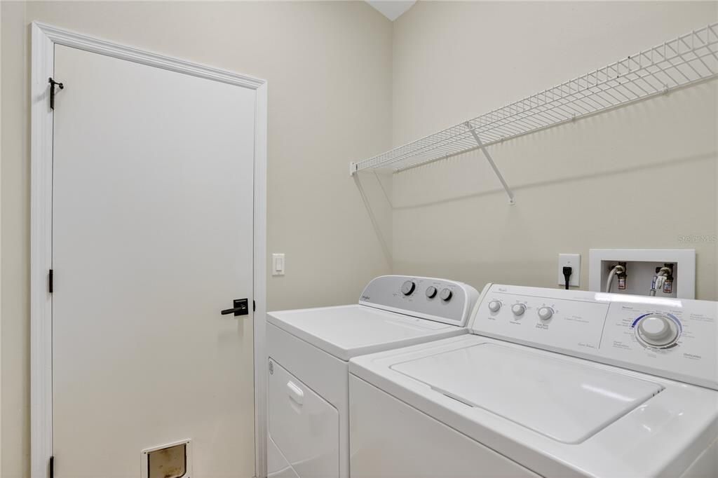 Под контрактом: $378,000 (3 спален, 2 ванн, 1696 Квадратных фут)