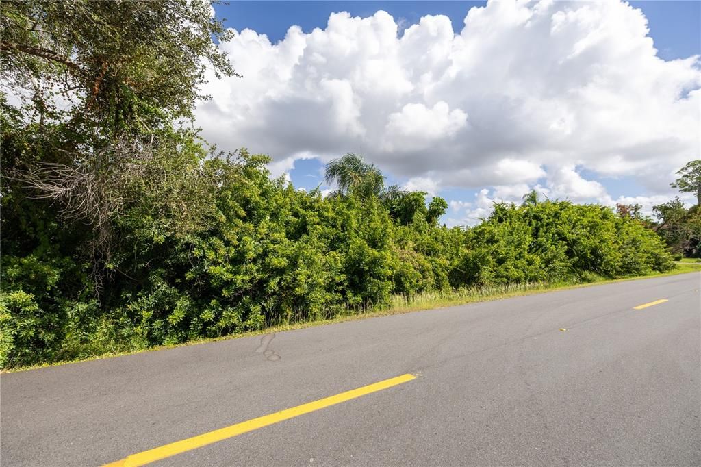 待售: $120,000 (0.28 acres)