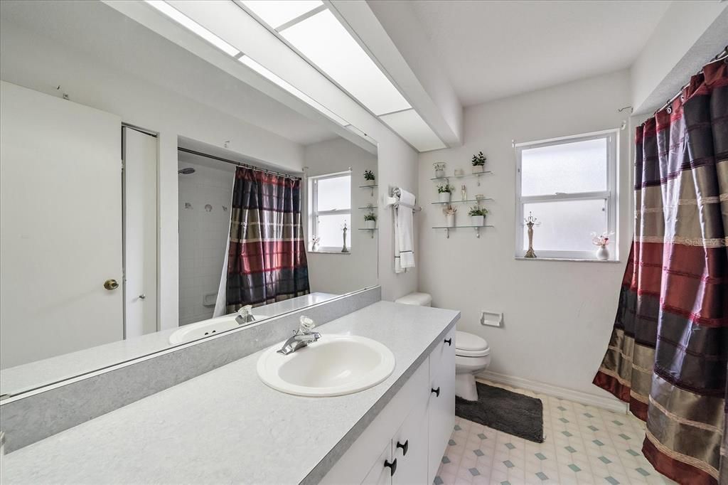 Active With Contract: $450,000 (3 beds, 2 baths, 1408 Square Feet)