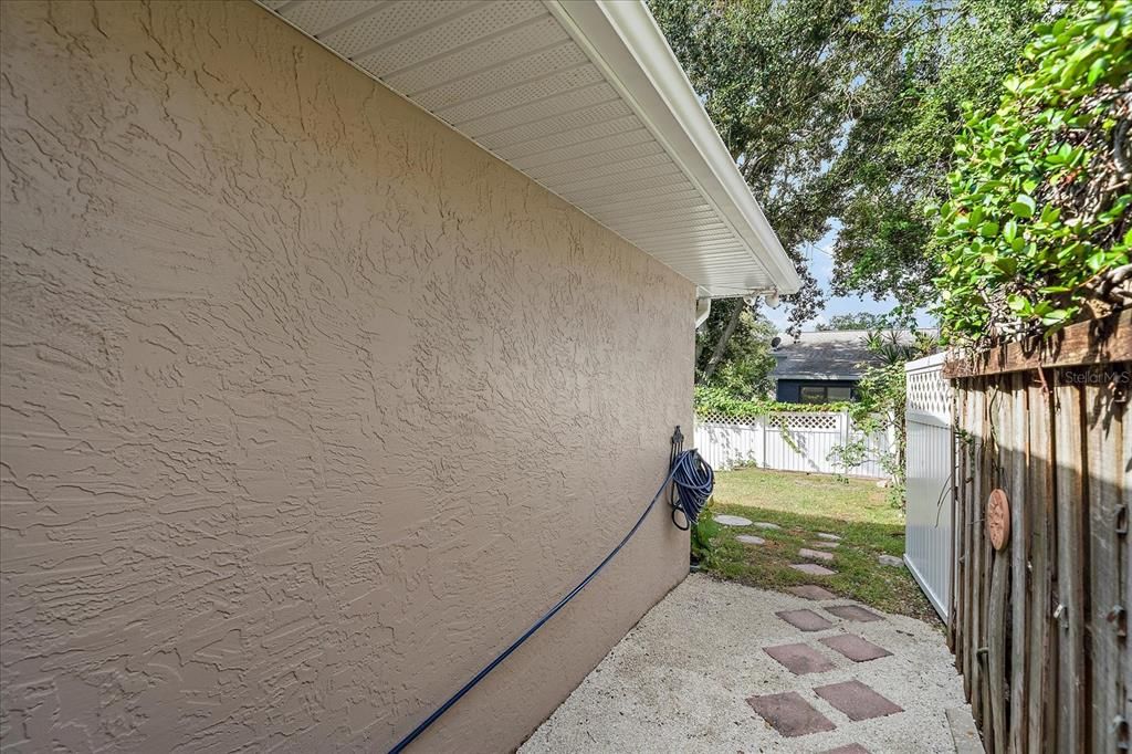 Active With Contract: $450,000 (3 beds, 2 baths, 1408 Square Feet)