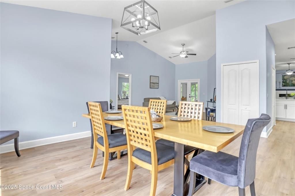 待售: $459,999 (3 贝兹, 2 浴室, 2254 平方英尺)