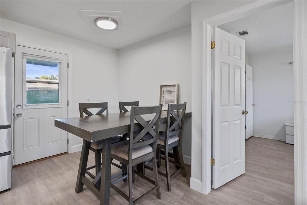 For Sale: $310,000 (3 beds, 2 baths, 1132 Square Feet)