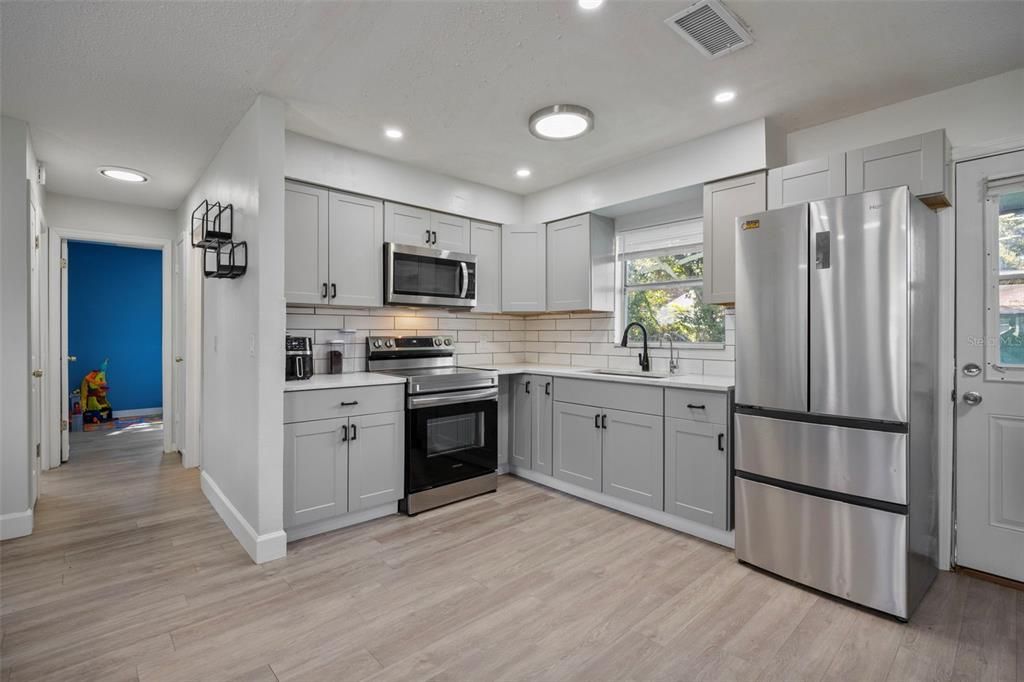 For Sale: $310,000 (3 beds, 2 baths, 1132 Square Feet)