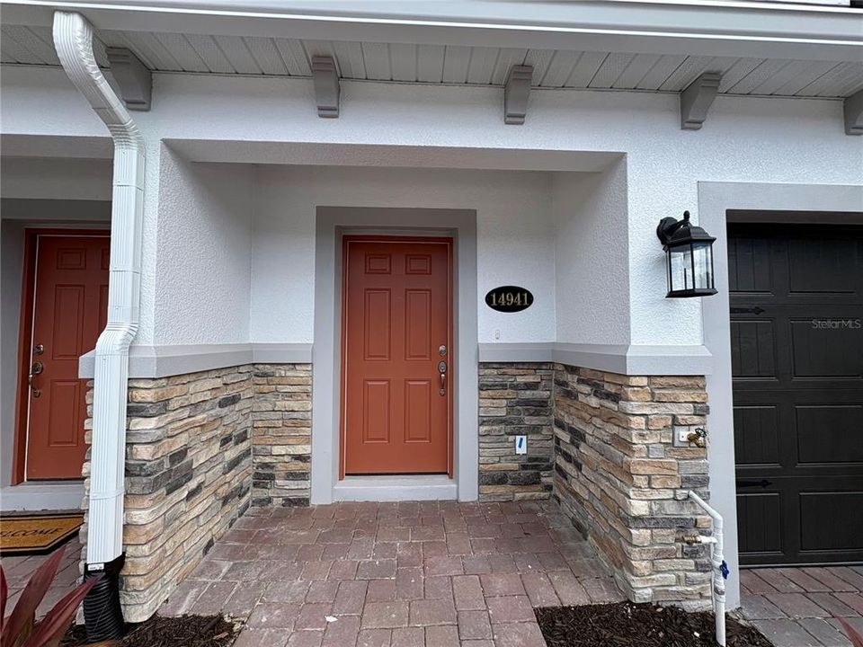 For Rent: $2,350 (3 beds, 2 baths, 1379 Square Feet)