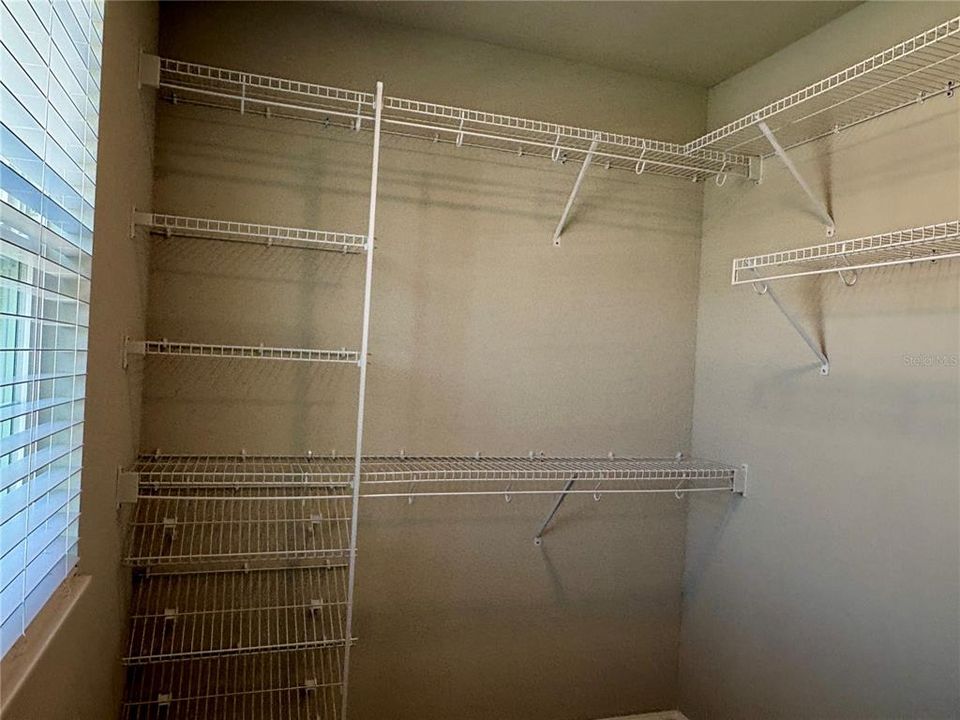 For Rent: $2,350 (3 beds, 2 baths, 1379 Square Feet)