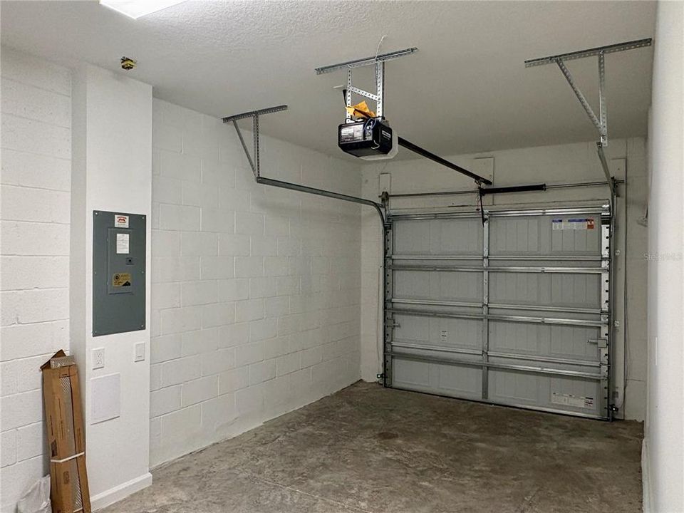 For Rent: $2,350 (3 beds, 2 baths, 1379 Square Feet)