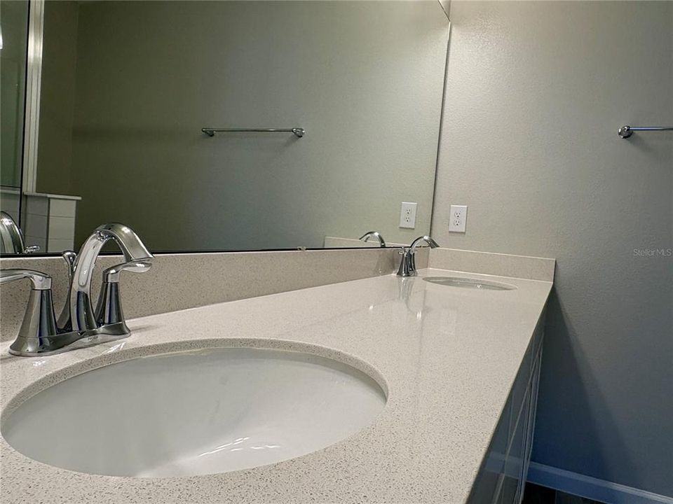 For Rent: $2,350 (3 beds, 2 baths, 1379 Square Feet)